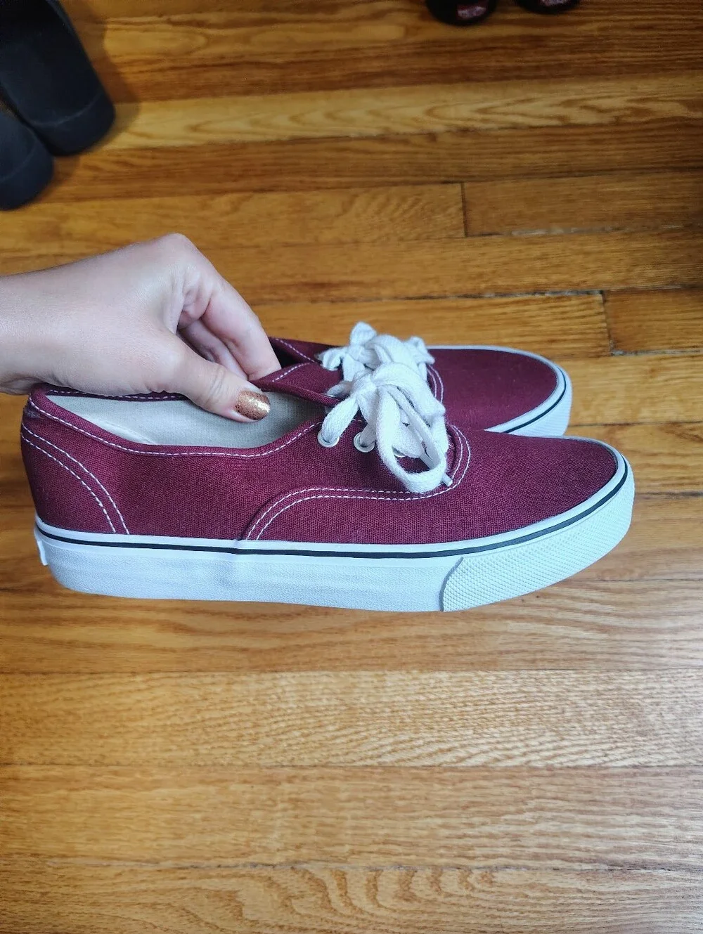 Airwalk Legacee Women’s Low Top Canvas Skate Sneakers Maroon Burgundy Size 7